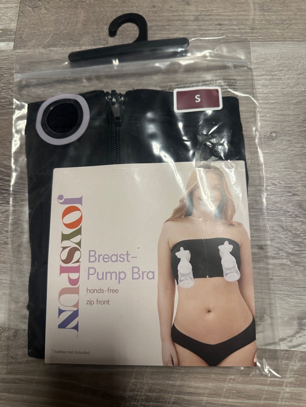 Posh Pump Hands-Free Zip-Front Breast Pump Bra in Black